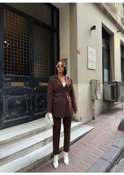 Kadın Kemerli Blazer Ceket