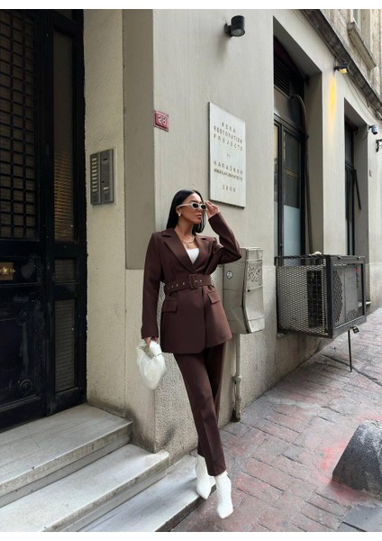 Kadın Kemerli Blazer Ceket