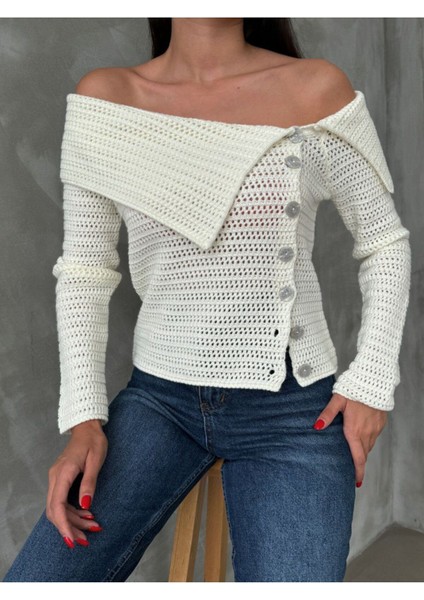 Kadın Omuz Dekolteli Kayık Yaka Yandan Düğmeli Triko Hırka modelleri