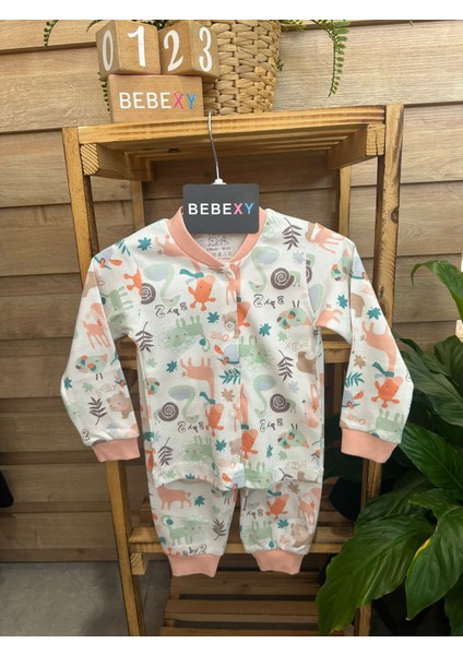 Salyangoz Desenli Pijama Takımı Düğmeli