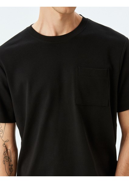 Bisiklet Yaka Kısa Kollu Cepli Pamuklu Basic T-Shirt