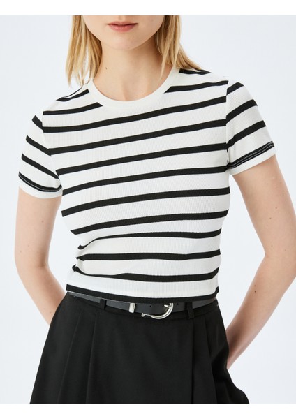 Basic Çizgili Bisiklet Yaka Kısa Kollu Kaşkorse Slim Fit T-Shirt indirimleri