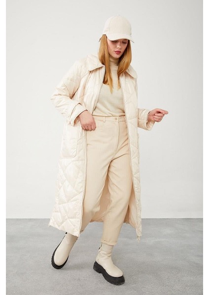 Bej Geniş Yaka Kapitone Mont fiyatları