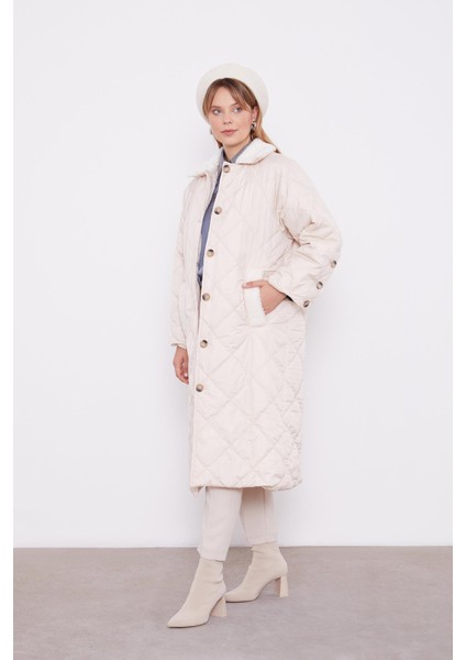 Bej Kürk Detaylı Kapitone Mont