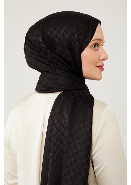 Siyah Kazayağı Desenli Jakarlı Şal modelleri