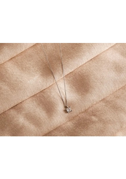 0.19CT Prenses Kesim Pırlanta Tektaş Kolye