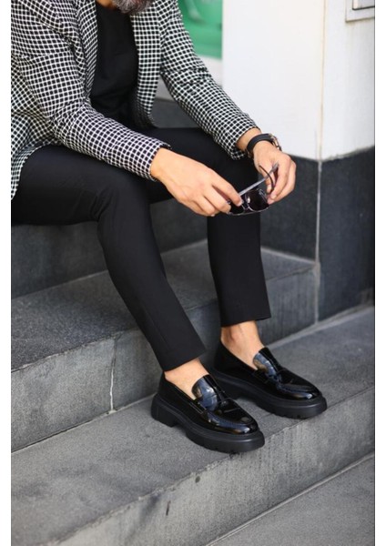 - Siyah Rugan Klasik Siyah