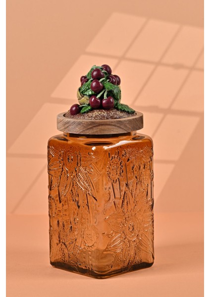 El Yapımı Özel Tasarım Kavanoz - 1000 ml - Vakumlu Ahşap Kapaklı (Vişne Detaylı) - Medium Amber Çiçekli Kare Cam - Mutfak ve Ev Dekorasyonu