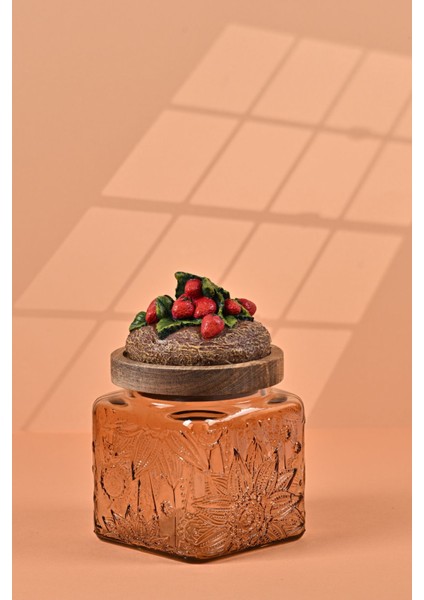 El Yapımı Özel Tasarım Kavanoz - 500 ml - Vakumlu Ahşap Kapaklı (Çilek Detaylı) - Light Amber Çiçekli Kare Cam - Mutfak ve Ev Dekorasyonu modelleri