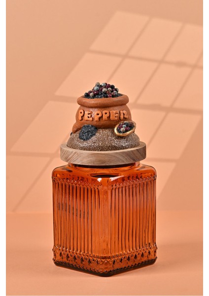 El Yapımı Özel Tasarım Karabiber Baharat Kavanozu - 700 ml - Vakumlu Ahşap Kapaklı (Turuncu Detaylı) - Dark Amber Çizgili Cam - Mutfak ve Ev Dekorasyonu
