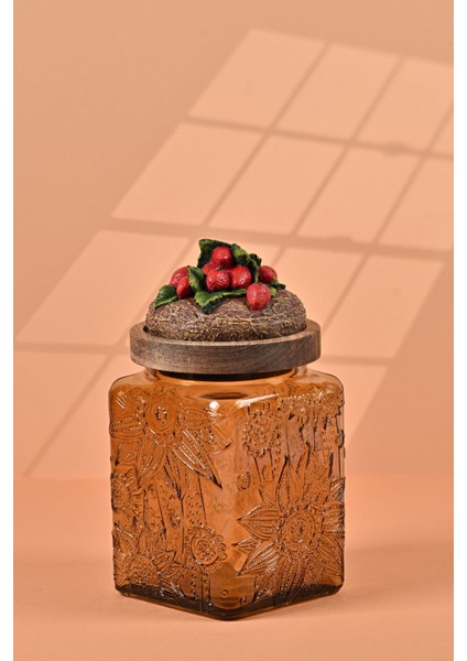 El Yapımı Özel Tasarım Kavanoz - 700 ml - Vakumlu Ahşap Kapaklı (Çilek Detaylı) - Medium Amber Çiçekli Kare Cam - Mutfak ve Ev Dekorasyonu