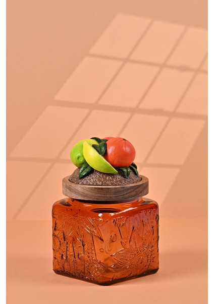 El Yapımı Özel Tasarım Kavanoz - 500 ml - Vakumlu Ahşap Kapaklı (Portakal Detaylı) - Dark Amber Çiçekli Kare Cam - Mutfak ve Ev Dekorasyonu