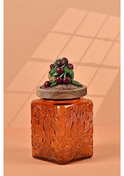 El Yapımı Özel Tasarım Kavanoz - 700 ml - Vakumlu Ahşap Kapaklı (Vişne Detaylı) - Dark Amber Çiçekli Kare Cam - Mutfak ve Ev Dekorasyonu