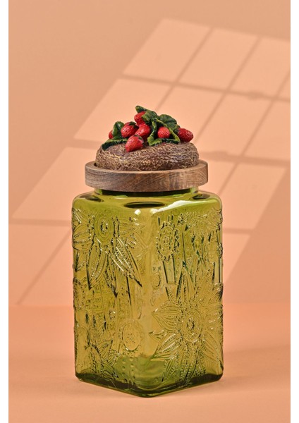El Yapımı Özel Tasarım Kavanoz - 1000 ml - Vakumlu Ahşap Kapaklı (Çilek Detaylı) - Yeşil Çiçekli Kare Cam - Mutfak ve Ev Dekorasyonu