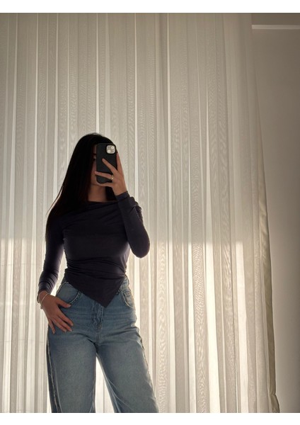 Butik Nis Kadın Kayık Yaka Asimetrik Kesim Body