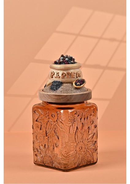 El Yapımı Özel Tasarım Karabiber Baharat Kavanozu -700 ml - Vakumlu Ahşap Kapaklı (Dore Detaylı) - Light Amber Çiçekli Cam - Mutfak ve Ev Dekorasyonu