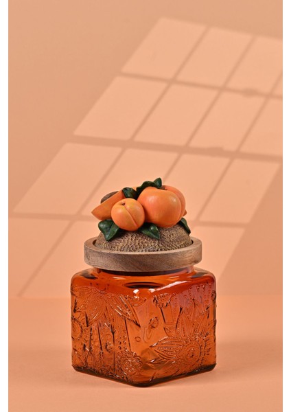 El Yapımı Özel Tasarım Kavanoz - 500 ml - Vakumlu Ahşap Kapaklı (Kayısı Detaylı) - Dark Amber Çiçekli Kare Cam - Mutfak ve Ev Dekorasyonu
