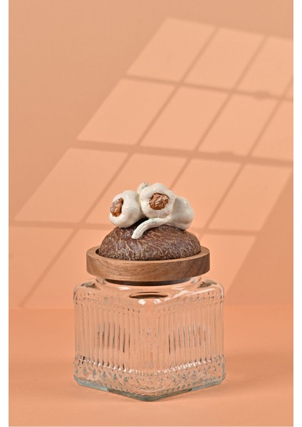 El Yapımı Özel Tasarım Kavanoz - 500 ml - Vakumlu Ahşap Kapaklı (Sarımsak Detaylı) - Şeffaf Çizgili Cam - Mutfak ve Ev Dekorasyonu