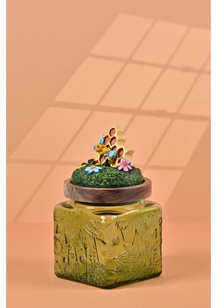 El Yapımı Özel Tasarım Bal Kavanoz - 500 ml - Vakumlu Ahşap Kapaklı (Bal ve Arı Detaylı) - Yeşil Çiçekli Kare Cam - Mutfak ve Ev Dekorasyonu fiyatları