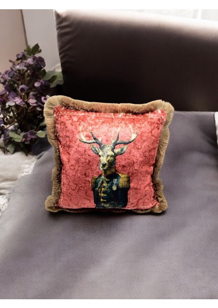 Geyik Desenli Yılbaşı Temalı Kadife El Yapımı Dekoratif Yastık
