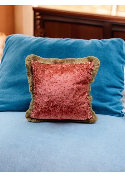 Geyik Desenli Yılbaşı Temalı Kadife El Yapımı Dekoratif Yastık fiyatları