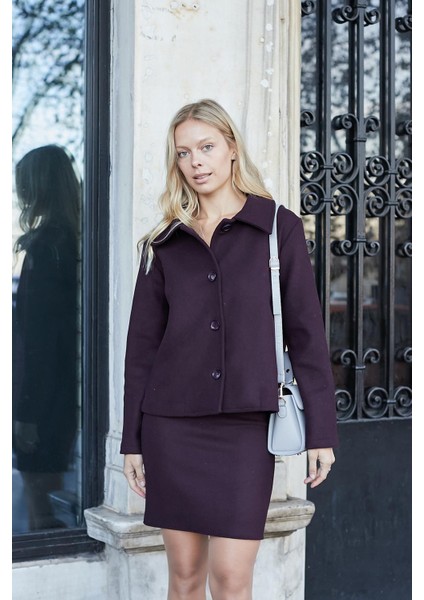 Yakalı Uzun Kol Düğmeli Hafif Esnek Kalın Kaşe Kısa Ceket Kaban-Mürdüm modelleri