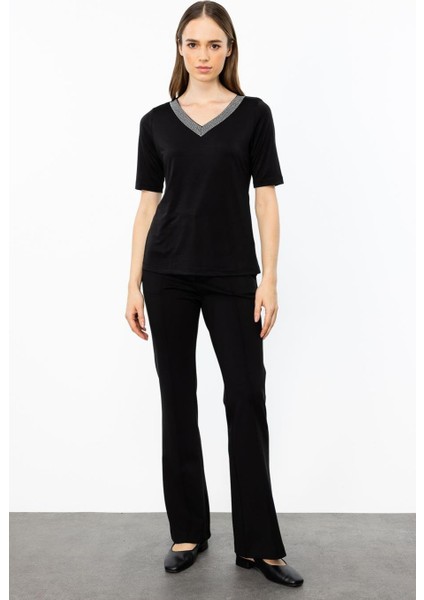 V Yaka Yakası Taşlı Siyah Kadın Tişört 41396-2K5