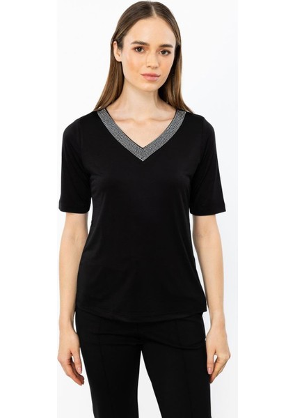 V Yaka Yakası Taşlı Siyah Kadın Tişört 41396-2K5 fiyatları