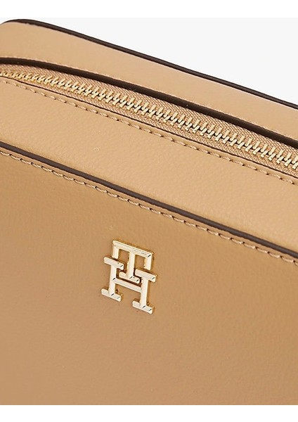 Kadın Bej Yumuşak Plakalı Çapraz Çanta fırsatları