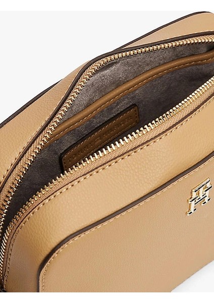 Kadın Bej Yumuşak Plakalı Çapraz Çanta indirimleri