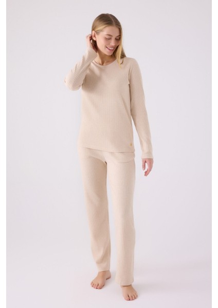 Lisanslı Yumuşak Dokulu Termal Kumaş Uzun Kol Kadın Pijama Takım 8908