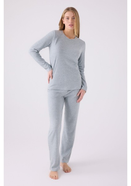 Lisanslı Yumuşak Dokulu Termal Kumaş Uzun Kol Kadın Pijama Takım 8908 modelleri