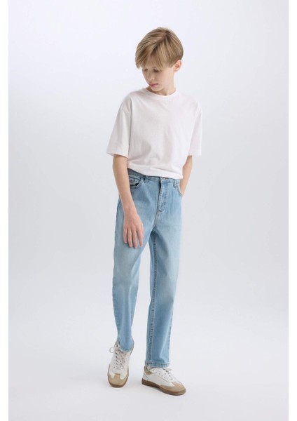 Erkek Çocuk Straight Fit Düz Paça Cepli Basic Düz Jean Pantolon C3697A824WN
