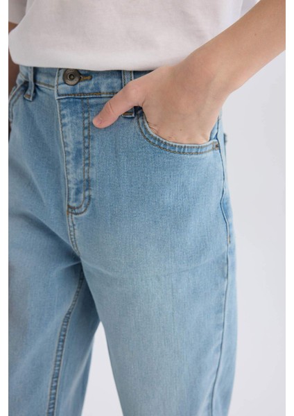 Erkek Çocuk Straight Fit Düz Paça Cepli Basic Düz Jean Pantolon C3697A824WN
