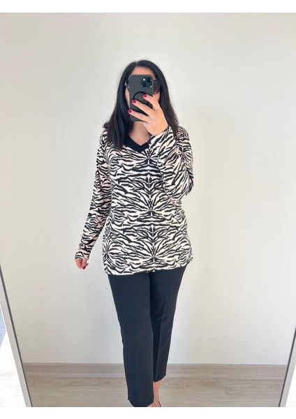 Kadın Büyük Beden Zebra Baskılı V Yaka BLUZ-BGB80