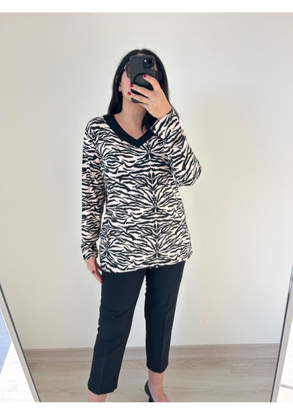 Kadın Büyük Beden Zebra Baskılı V Yaka BLUZ-BGB80
