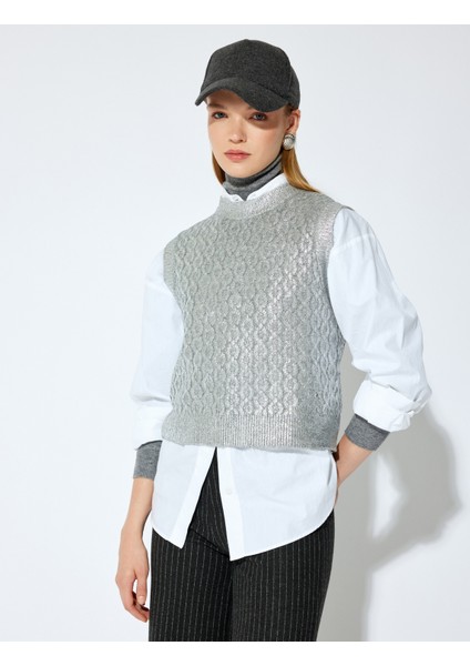 x Şahika Ercümen - Kolsuz Saç Örgü Dokulu Parlak Metalik Süveter fırsatları