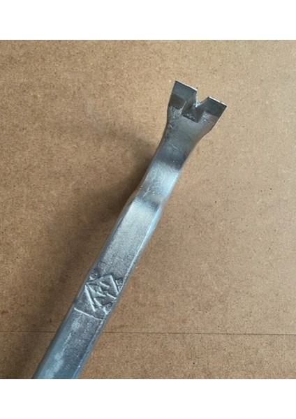 Aki Mini Manivela Lastik Sökme Manivelası Çivi Sökme Levye Demiri 46CM