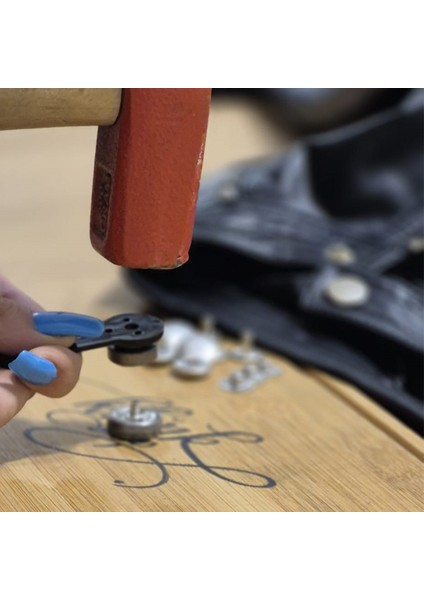 Çıtçıt 12,5 mm Kendin Yap Kiti, Mont, Giyim, Çanta, Deri Için Çekiçle Uygulama Aparatları ve 60 Adet Gümüş Renk (Nikel Free) Çıtçıt Takım-Paslanmaz Pirinç fiyatları