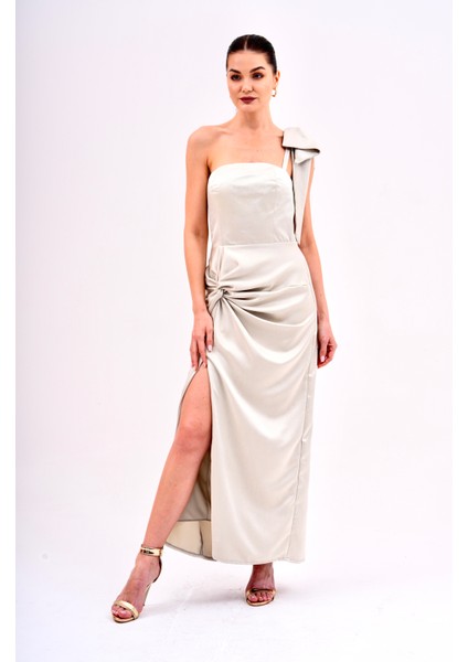 Önden Yırtmaçlı Tasarım Abiye