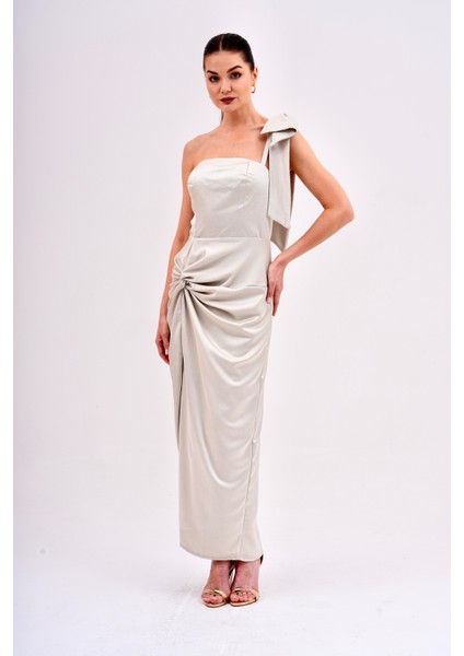 Önden Yırtmaçlı Tasarım Abiye modelleri