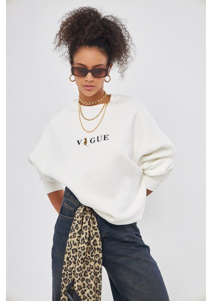 Vogue Yazı Baskılı Bisiklet Yaka Içi Polar Oversize Kesim Beyaz Sweatshirt