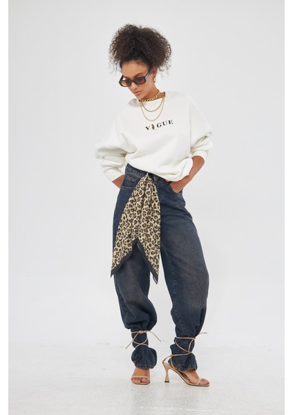 Vogue Yazı Baskılı Bisiklet Yaka Içi Polar Oversize Kesim Beyaz Sweatshirt modelleri