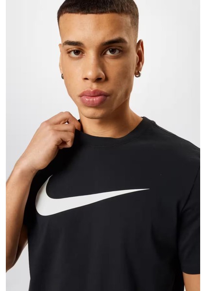 Sportswear Clup Swoosh Siyah Erkek Spor Tişört fiyatları