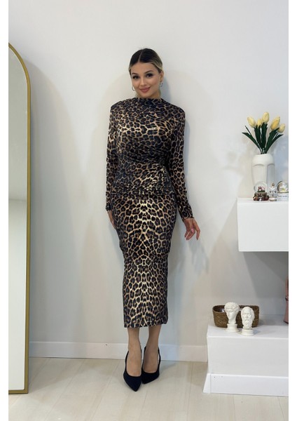 Leopar Kadife Drape Detaylı Uzun Elbise