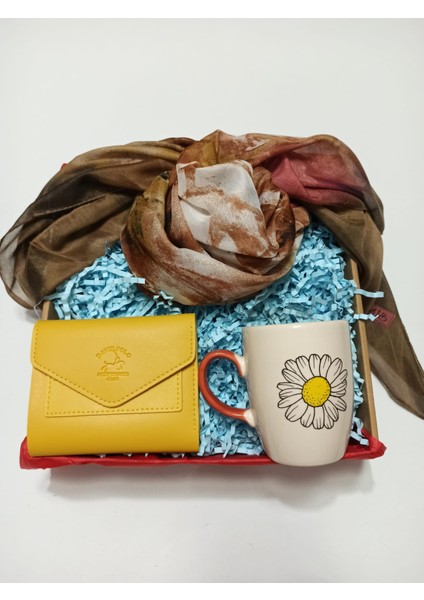 Yılbaşı Özel Hediye Seti, Tasarım Papatya Kupa, Büyük Boy Fular, Cüzdan