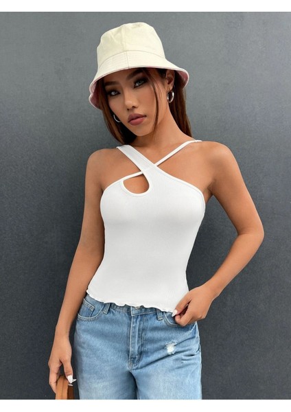 Beyaz Renk Asimetrik Yaka Düz Desensiz Ince Çarpaz Askılı Likralı Fitilli Kaşkorse Crop Top Bluz