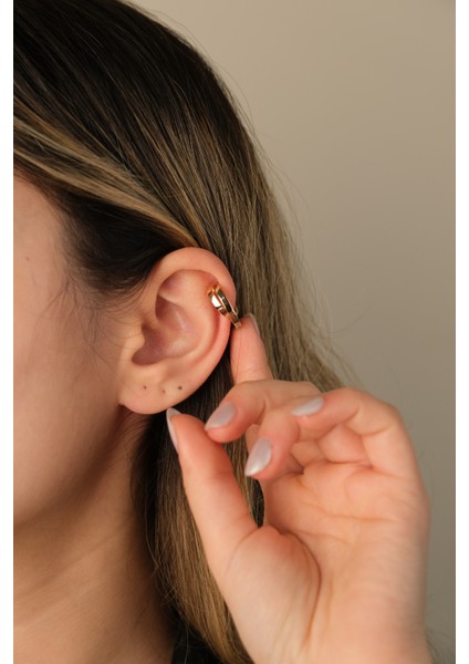 Gold Özel Tasarım Iç Içe Halka Kıkırdak Küpe