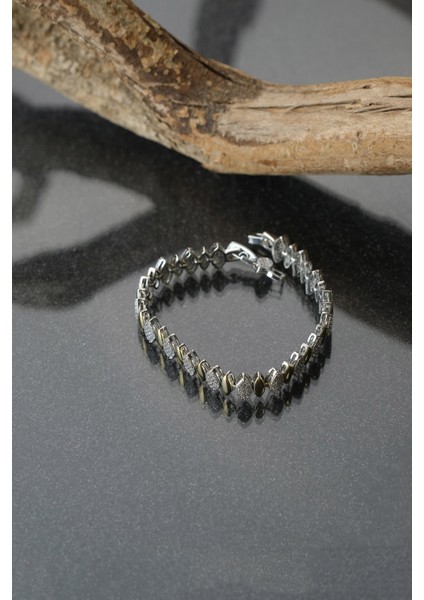 Gold Özel Tasarım Zirkon Taşlı Simetrik Detaylı Kelepçe Bileklik fiyatları