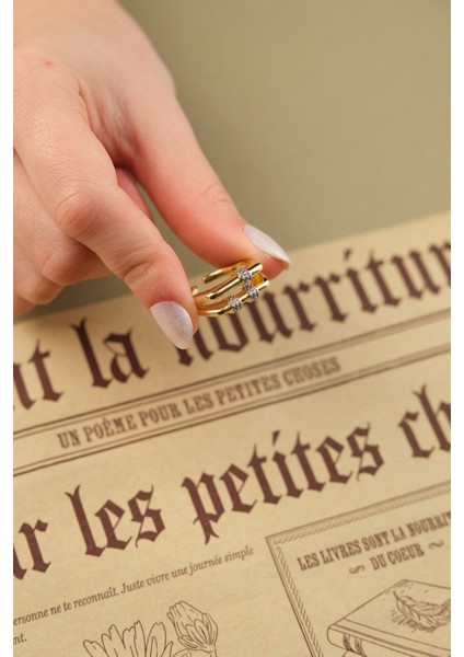 Gold Özel Tasarım Zirkon Taşlı Iç Içe Geçen Simetrik Yüzük